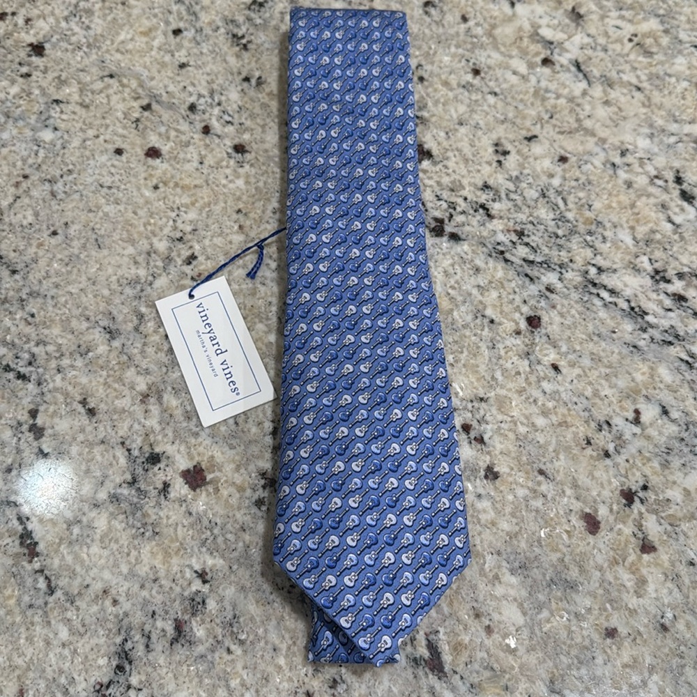 Vineyard Vines guitar tie NWT 🎸